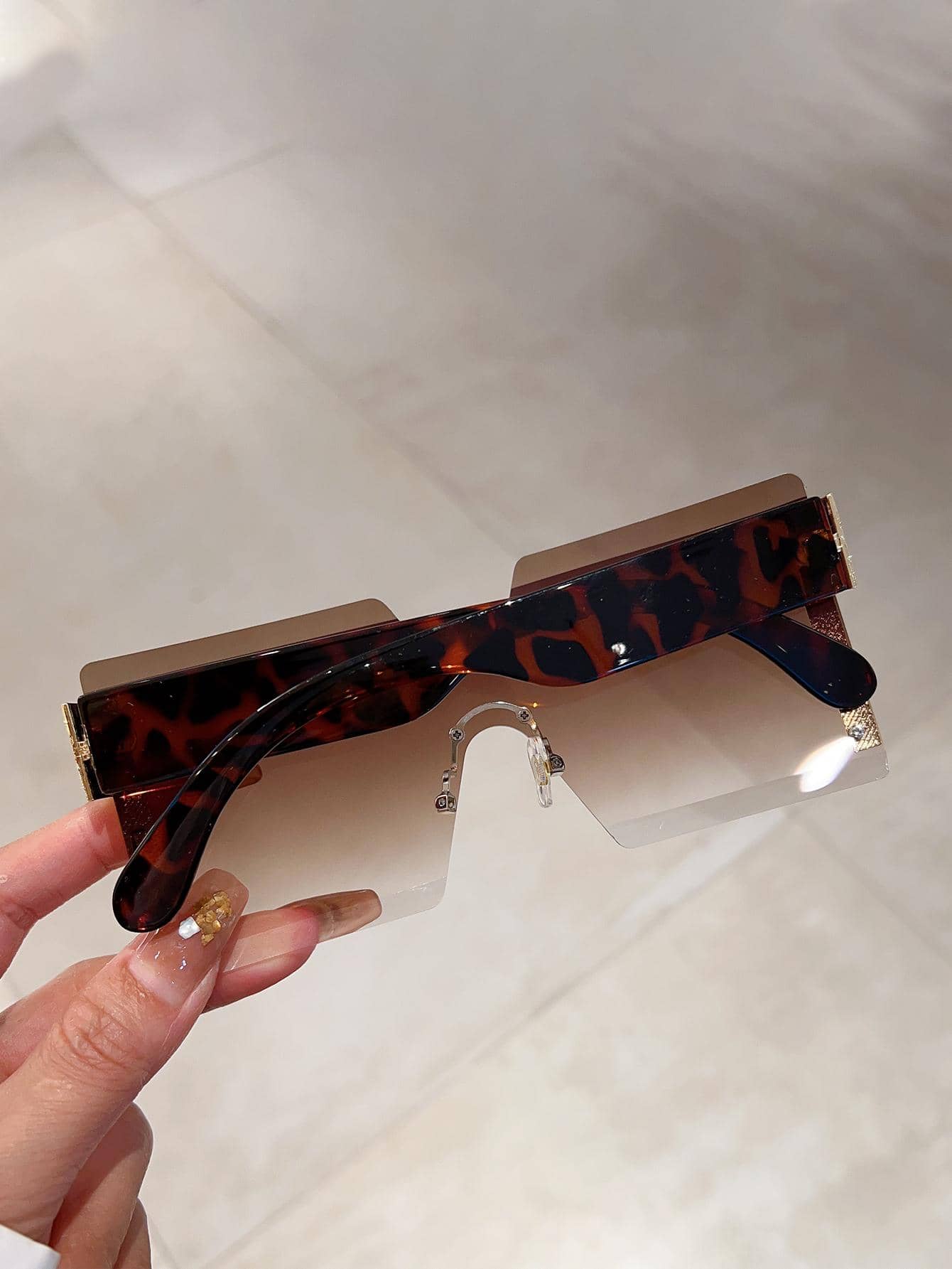 Ombre Gradient Rimless Square  – обзор и цена Travel Accessories Unisex