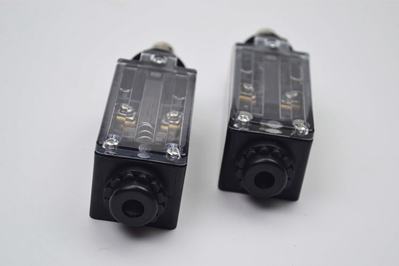 3pcs/lot Travel Switch UKS UKT – обзор и цена Travel Accessories Manufacturer